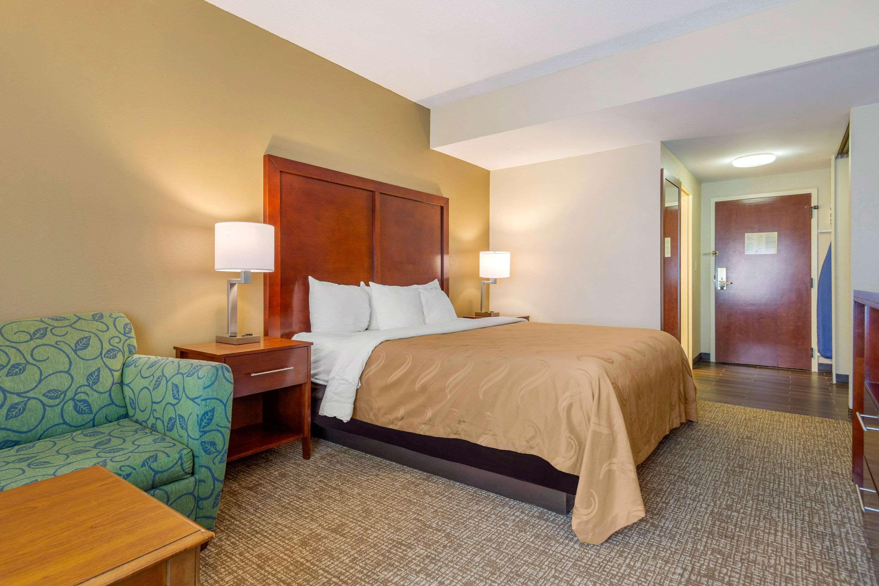 Quality Inn & Suites Olde Town Portsmouth Bagian luar foto