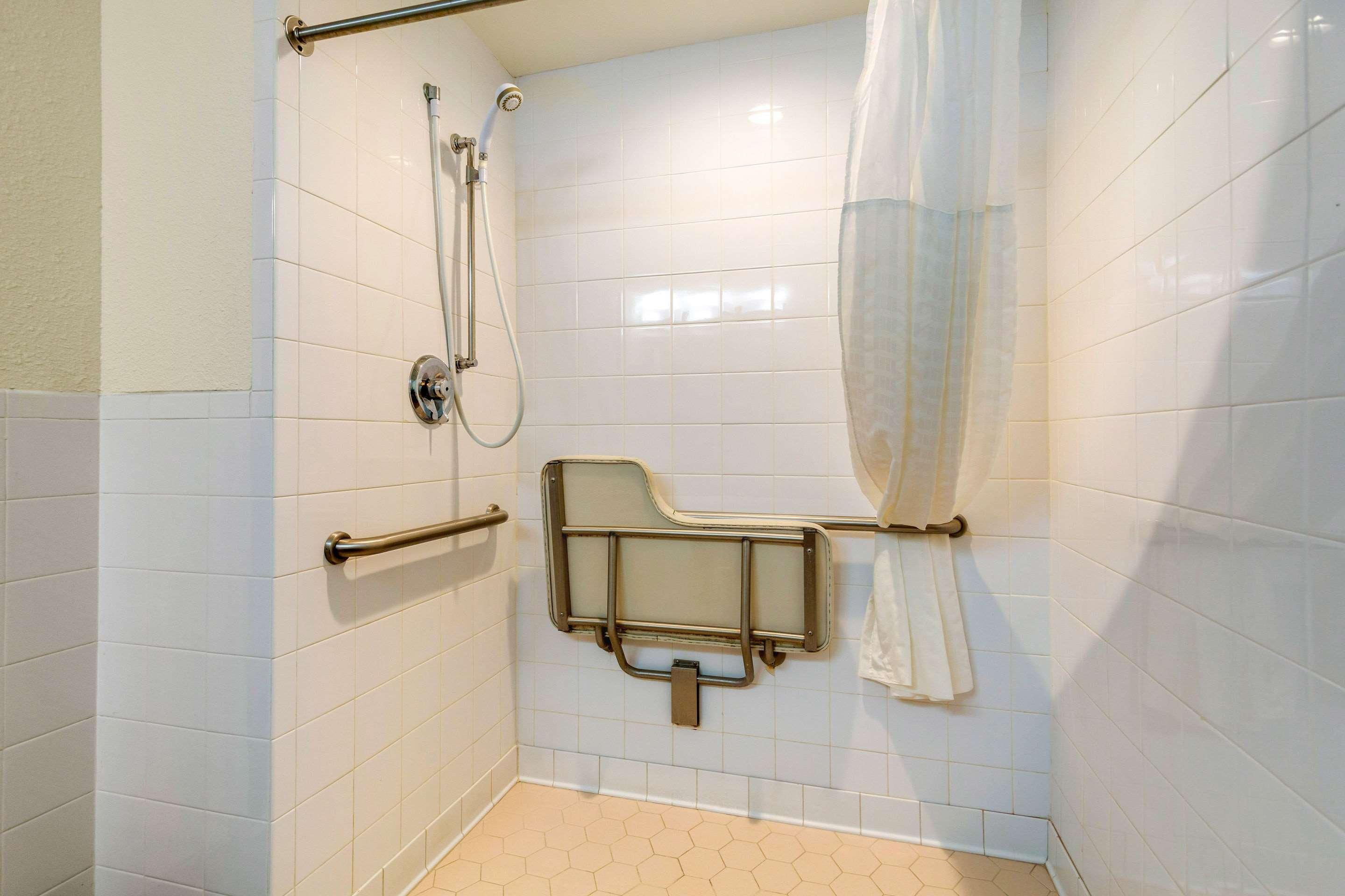 Quality Inn & Suites Olde Town Portsmouth Bagian luar foto