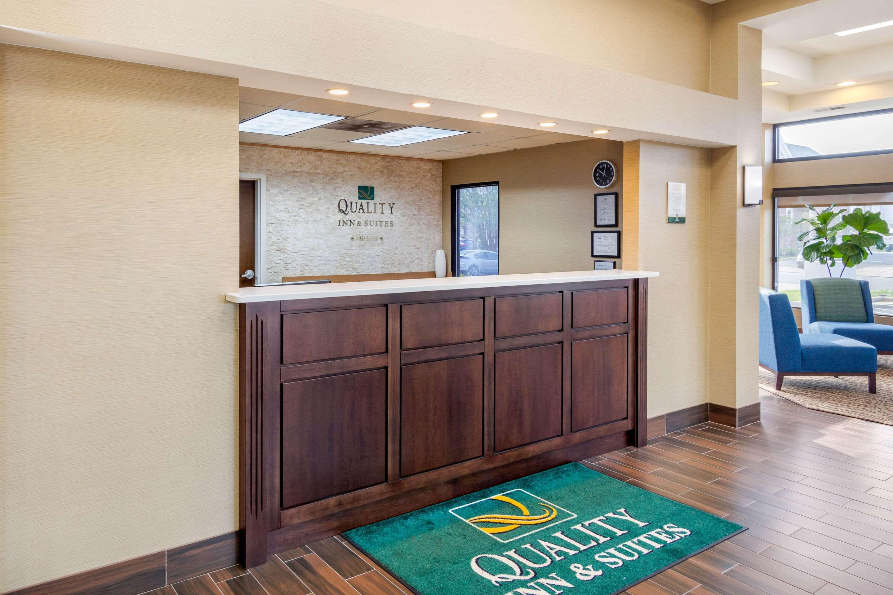 Quality Inn & Suites Olde Town Portsmouth Bagian luar foto