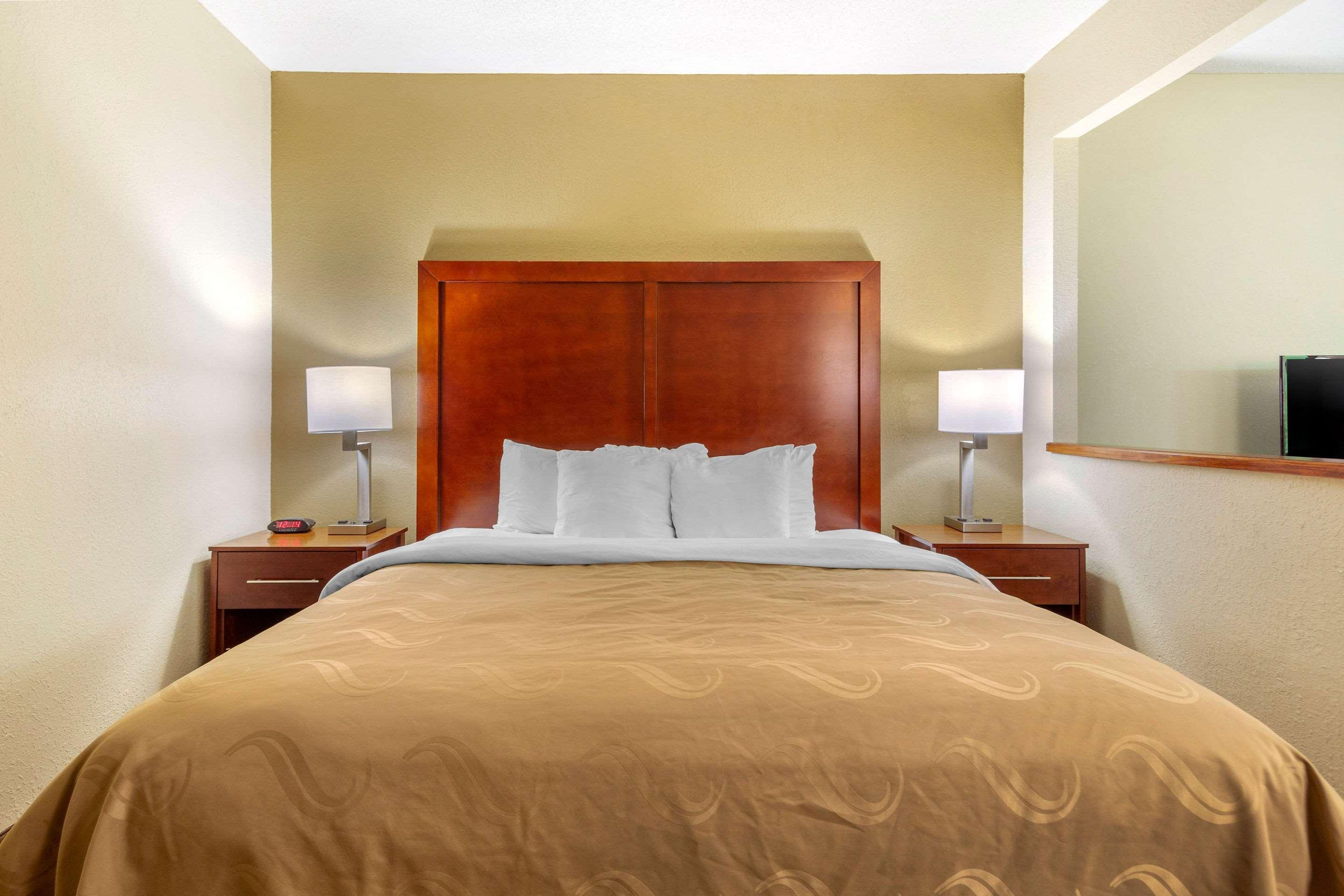 Quality Inn & Suites Olde Town Portsmouth Bagian luar foto