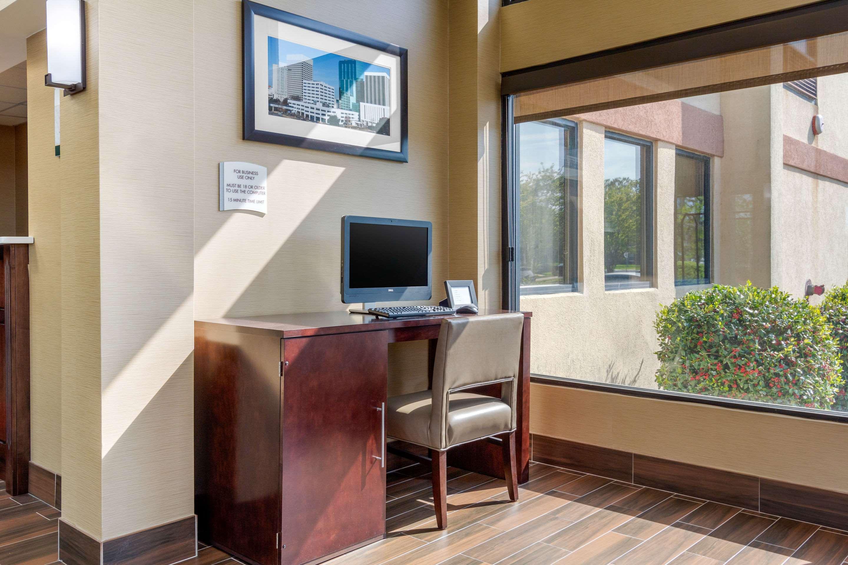 Quality Inn & Suites Olde Town Portsmouth Bagian luar foto
