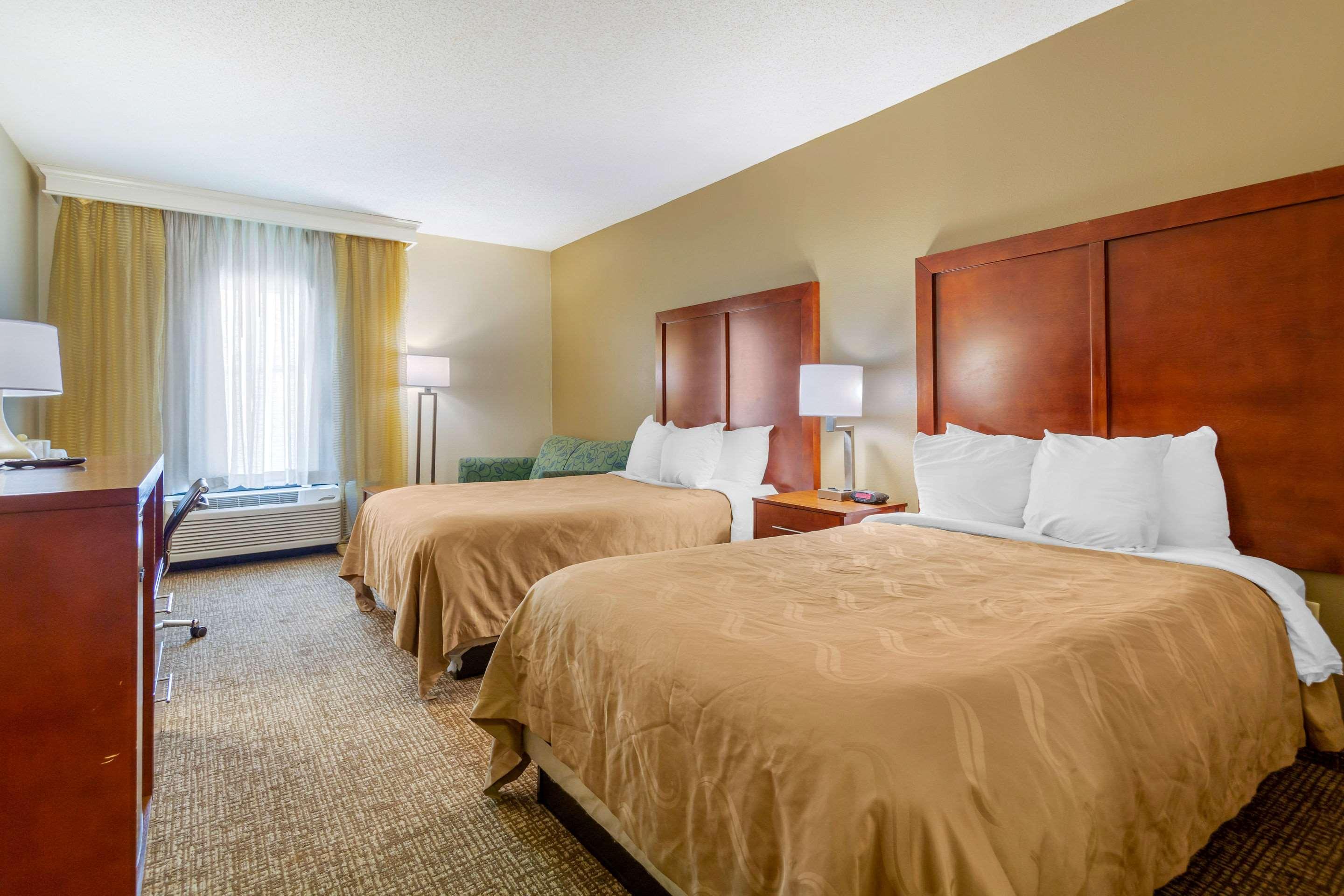 Quality Inn & Suites Olde Town Portsmouth Bagian luar foto