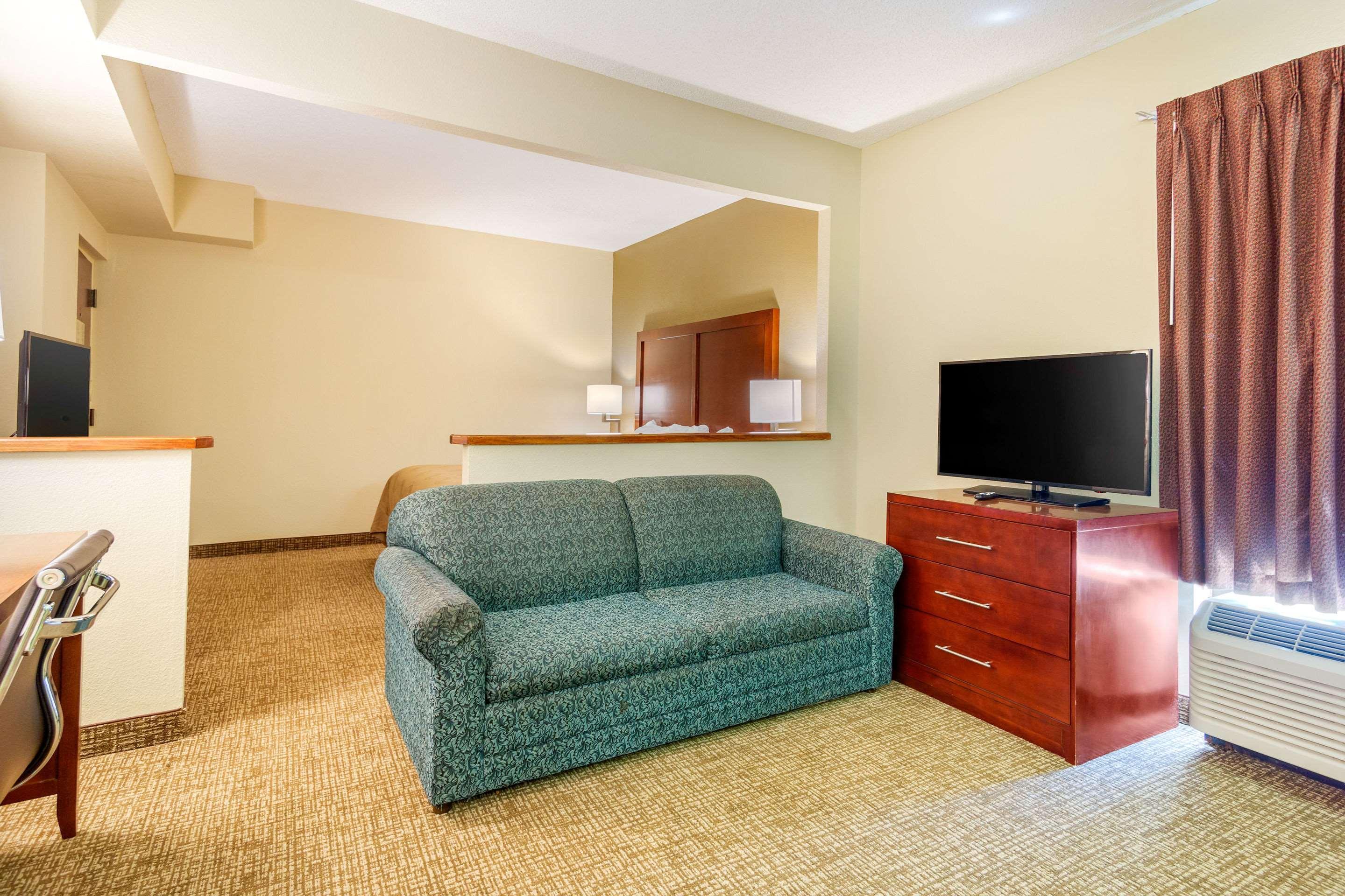 Quality Inn & Suites Olde Town Portsmouth Bagian luar foto