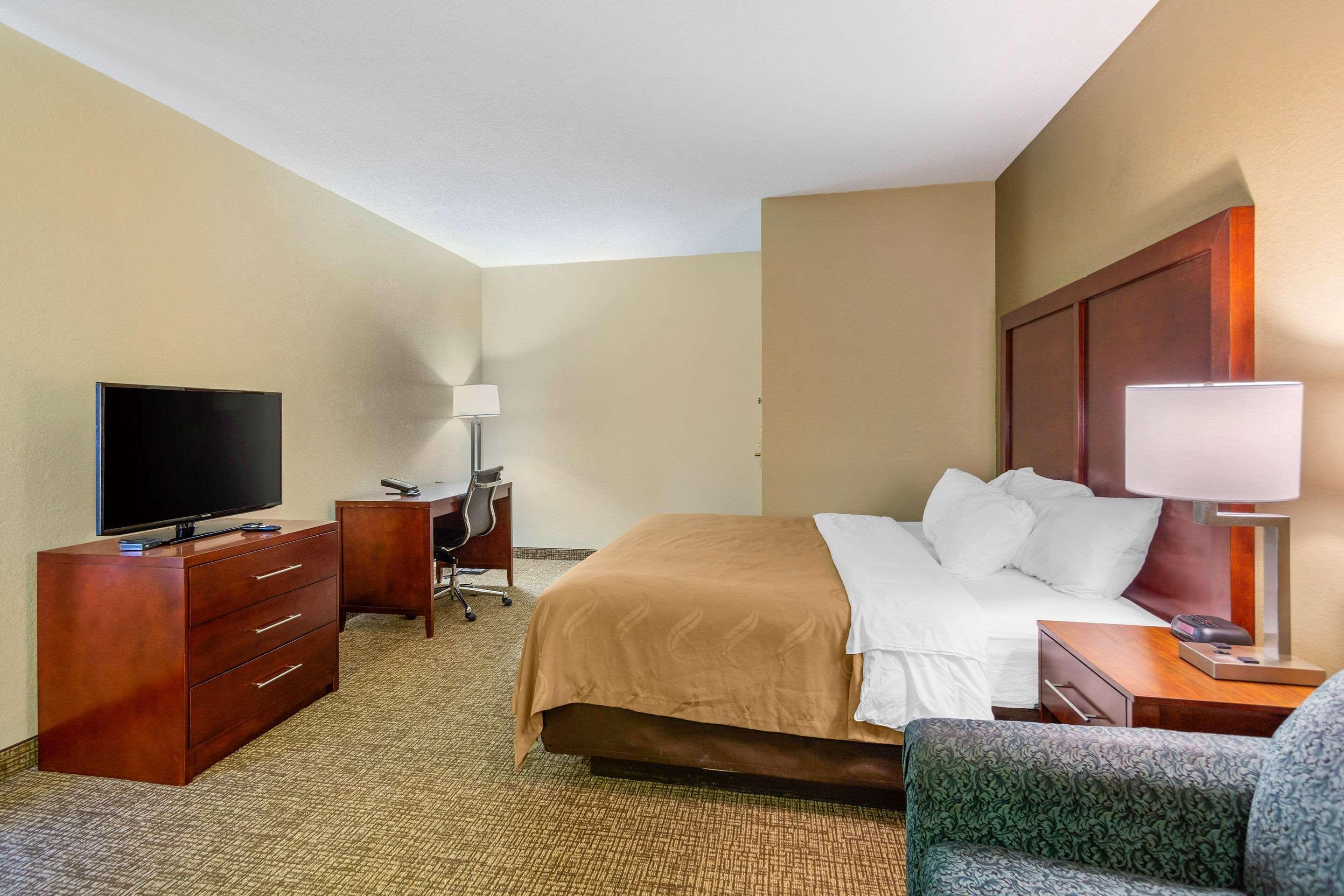 Quality Inn & Suites Olde Town Portsmouth Bagian luar foto