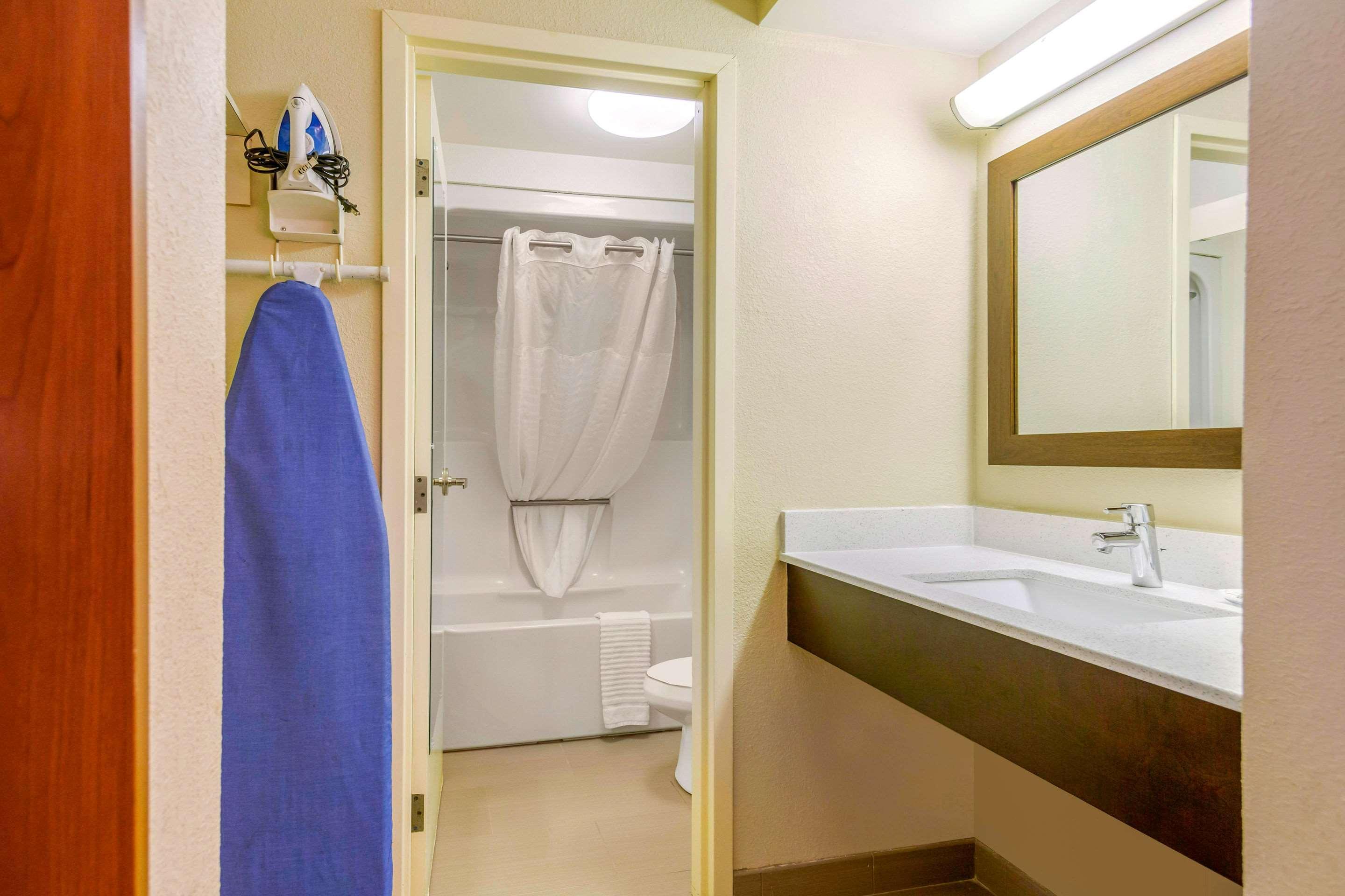 Quality Inn & Suites Olde Town Portsmouth Bagian luar foto