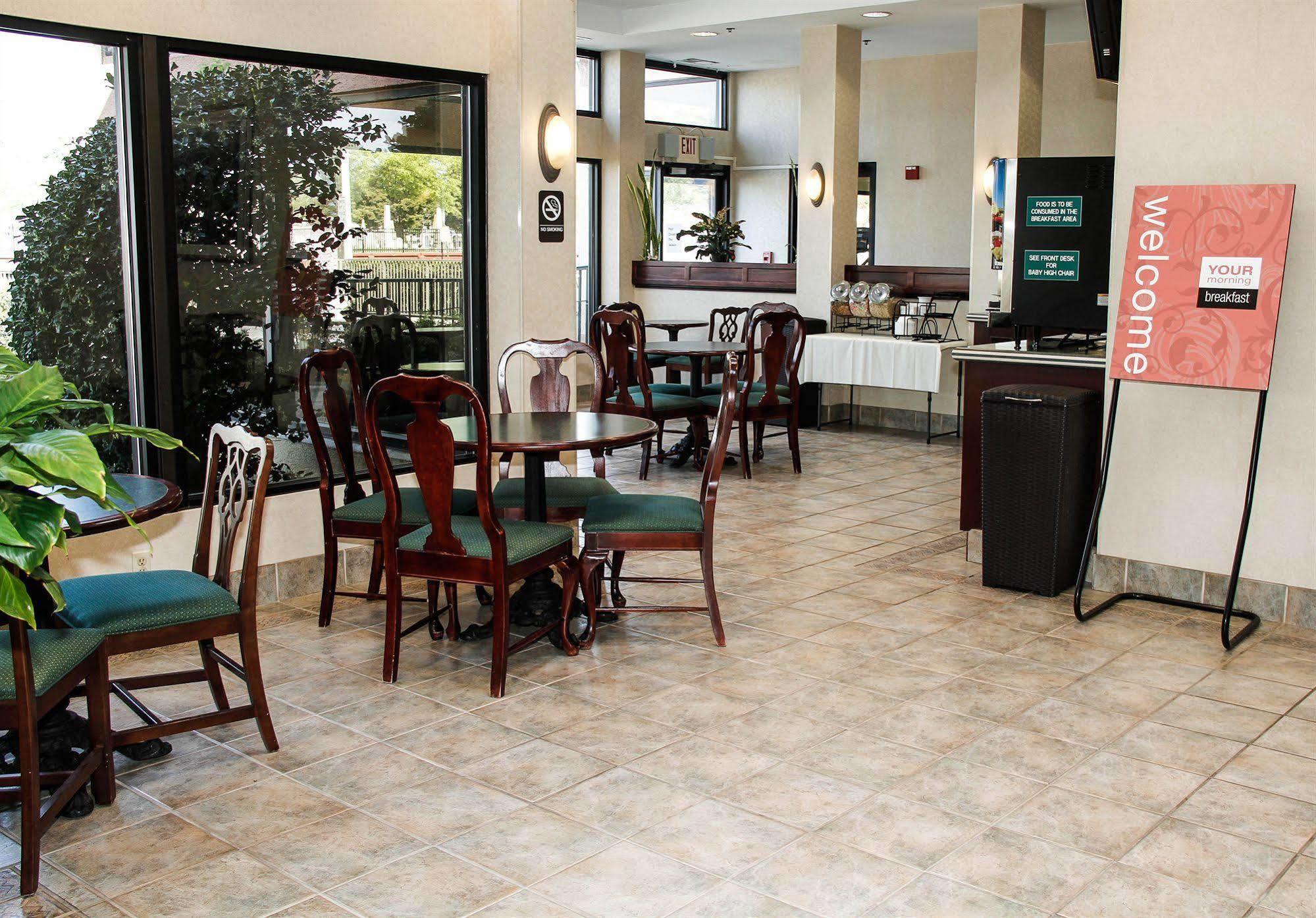 Quality Inn & Suites Olde Town Portsmouth Bagian luar foto